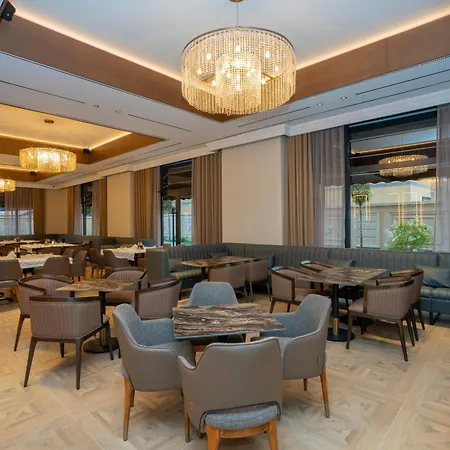 Hotel Mozart 4*