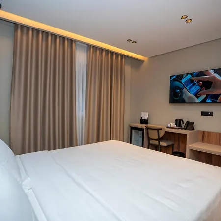 Mozart Hotel 4*