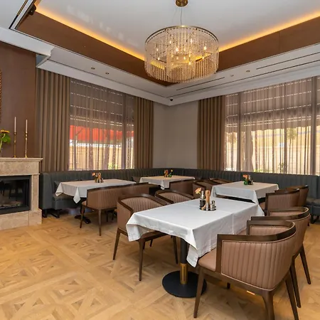 Mozart 4* Shkodër